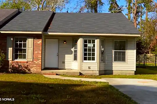 1955 Rolling Ridge Dr