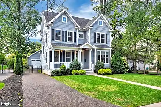 320 West End Ave Photo 1