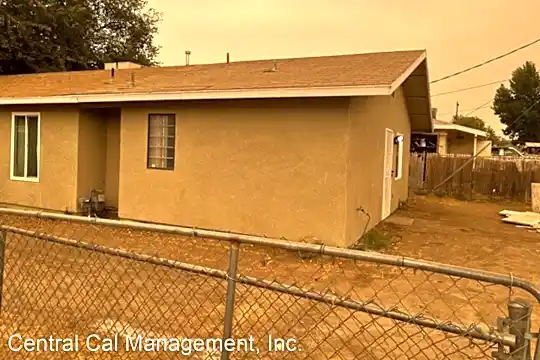441 S Oildale Dr Photo 2