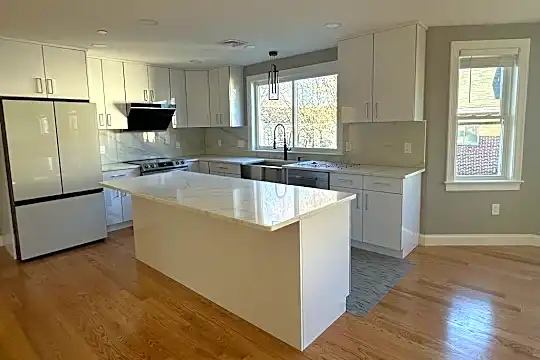 60 Linden Ave #2 Photo 1