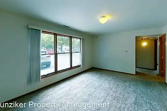 145 N. Hyland Photo 1