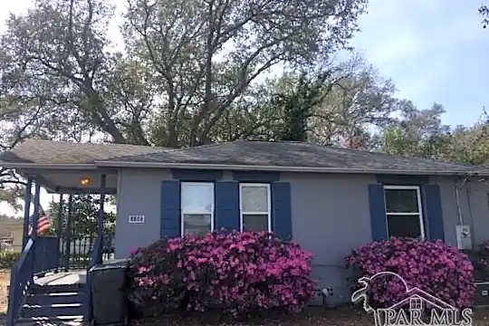 7195 Gillespie Rd Photo 2