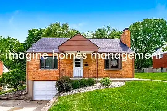 256 W Crest Dr Photo 1