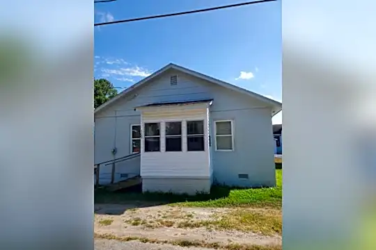 109 Lincoln St Photo 1