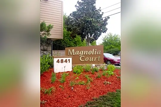 Magnolia Court Apartments Photo 1