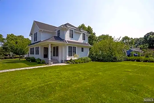 11 Madison Heights Photo 1