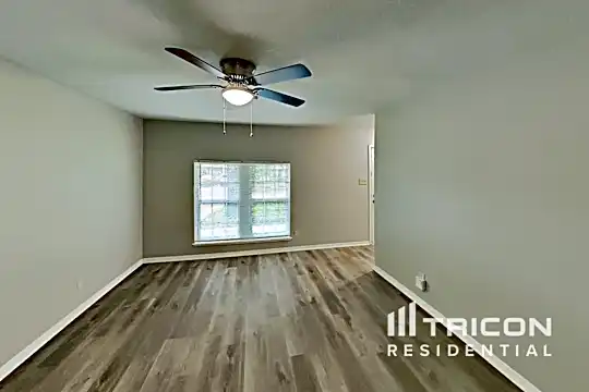 2706 Dewberry Lane Photo 2