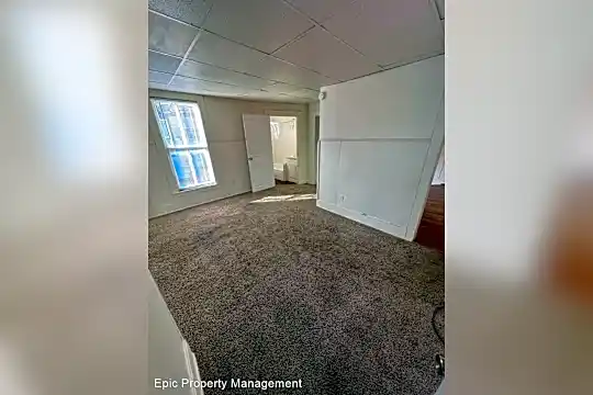 425 SW Taylor St Photo 2