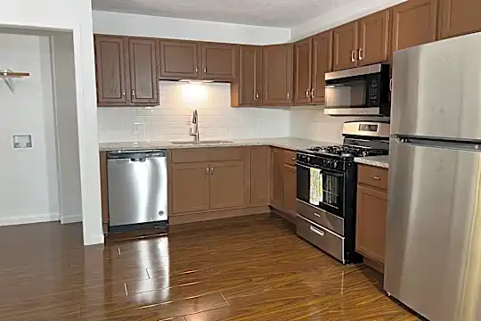 101 E Briarbrook Ln Photo 1