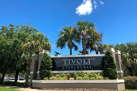 Tivoli Apartments Photo 2