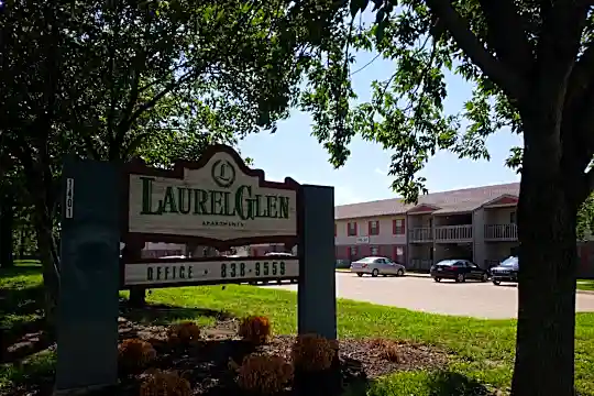 Laurel Glen Apartments Photo 2