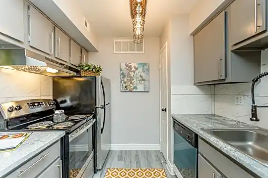 La Estancia Apartments Photo 2