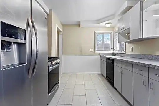 3316 N Lynn Ct Photo 2