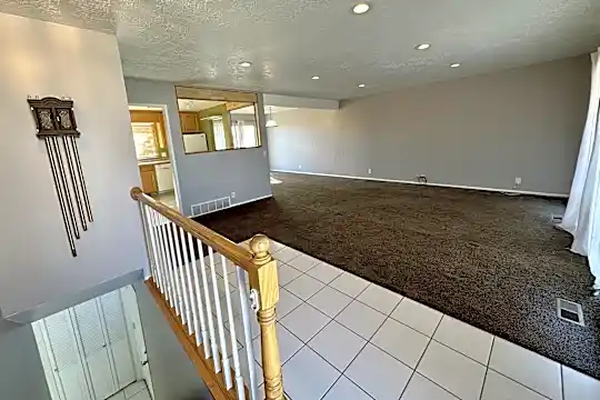 338 E Troy Way Photo 2