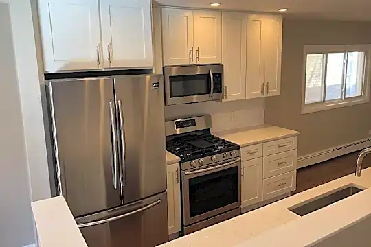 401 Sherman Ave #1 Photo 2