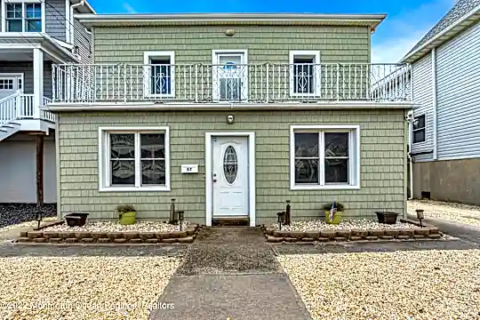 57 Fielder Ave Photo 1