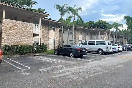 8317 Royal Palm Blvd Photo 1