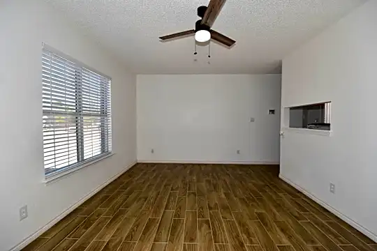 2908 Royal Run St Photo 2
