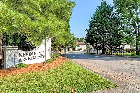 3146 Baroda Ln Photo 2