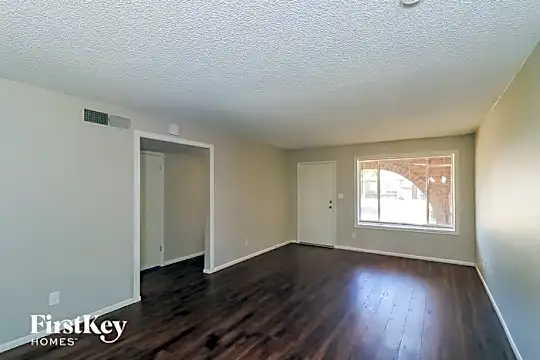 2816 West Charleston Avenue Photo 2