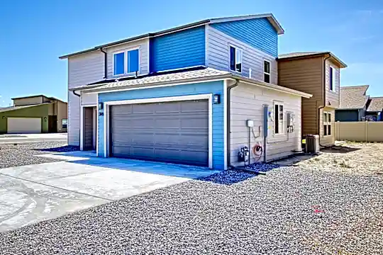 3145 Crystal River Dr Photo 2