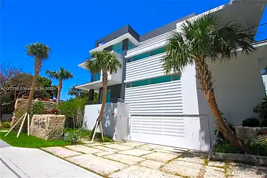 2110 Brickell Ave #5 Photo 1