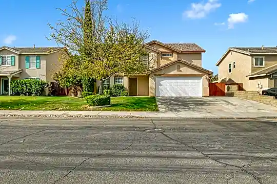 45427 Barrymore Ave Photo 1