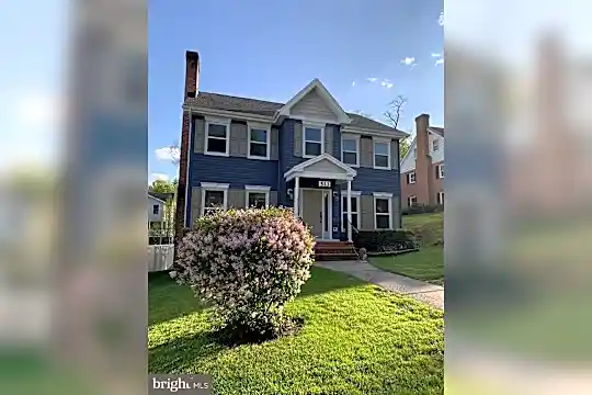 513 Jefferson St Photo 2