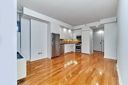 49 E 34th St Photo 2