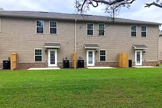 816 Fairview Dr #2 Photo 2