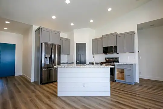 1435NW20thStFruitland22.jpg
