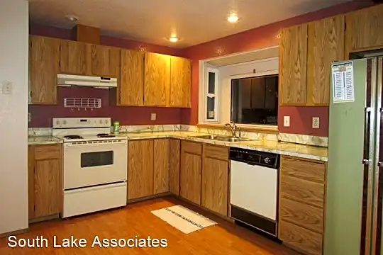 9006 Corliss Ave N Photo 2
