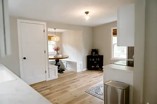 206 State Ave Photo 2