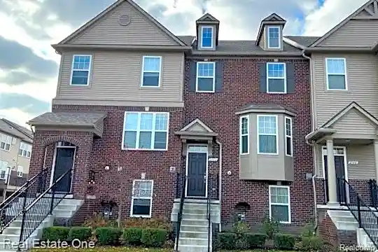 2952 Glenbar Cir Photo 1