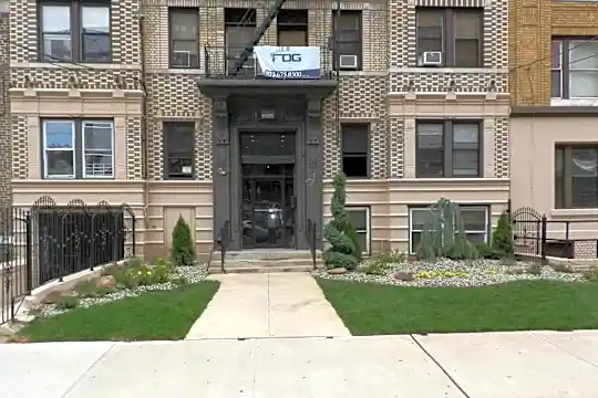 449 Mt. Prospect Ave Photo 1