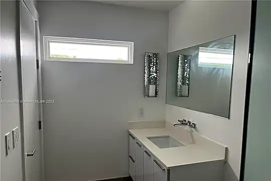 5840 SW 93rd Pl #5840 Photo 2