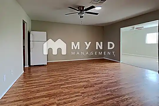 3001 W Mandalay Lane Photo 2