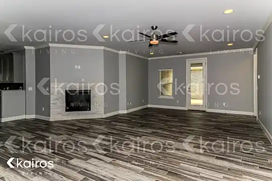 7901 Zoe Dr Photo 2
