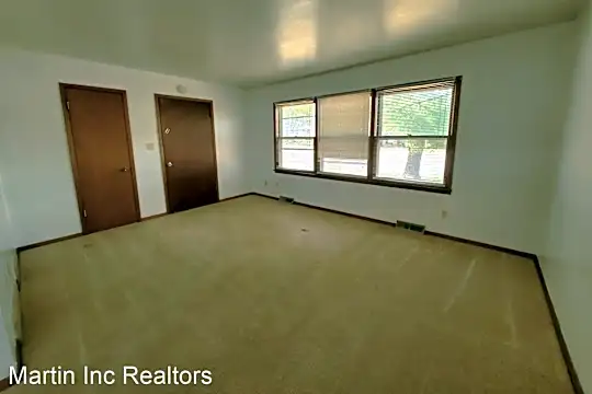 1644 E Mitchell Ave Photo 2