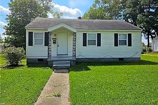 223 Derby Rd Photo 1