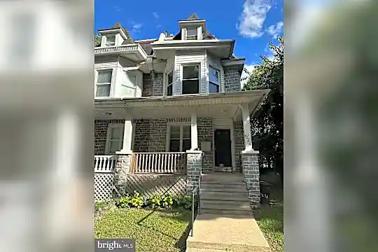 524 E Johnson St #3 Photo 1