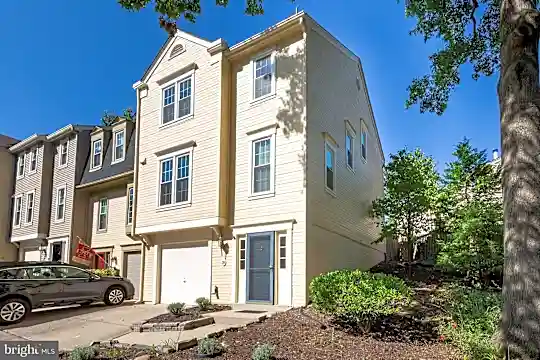 38 Fendall Ave Photo 1