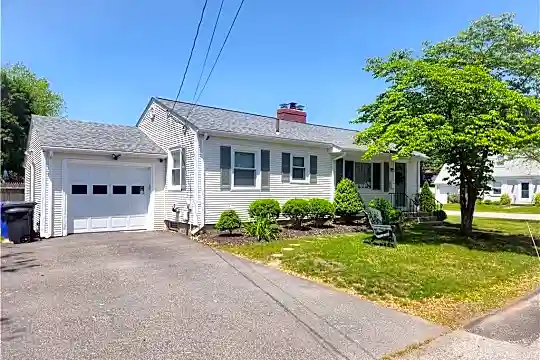 10 Brayton Ave Photo 2
