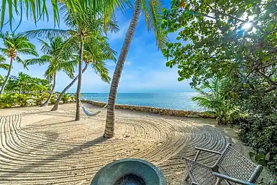 60 Ocean Front Dr #N/A Photo 2