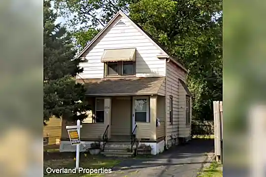 11716 Franklin Blvd Photo 1