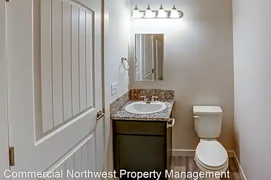 1450 Creekside Way Photo 2