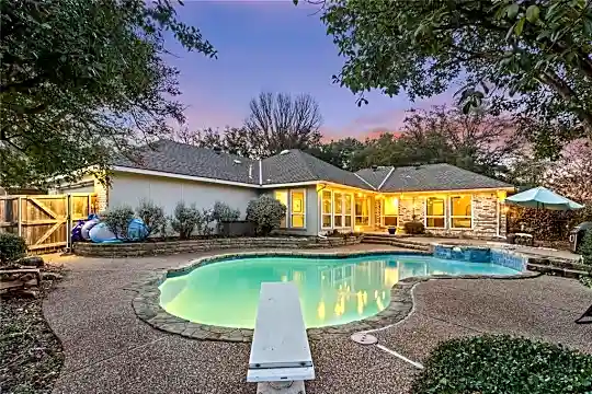 6018 Blue Mist Ln Photo 2