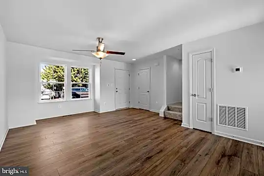 460 N Burhans Blvd Photo 1