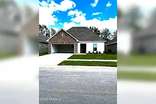 120 Lightbourne Dr Photo 2
