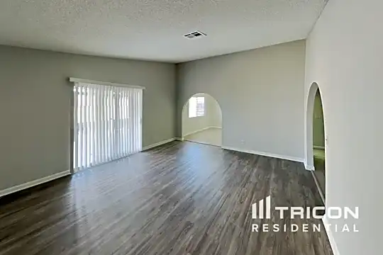 4634 Grasshopper Drive Photo 2